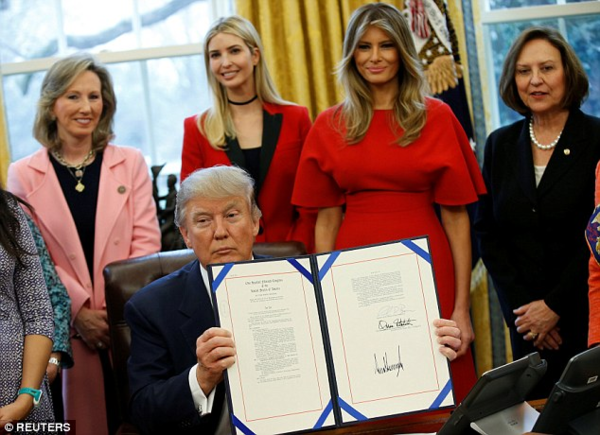 Comstock with Trump in Oval Office